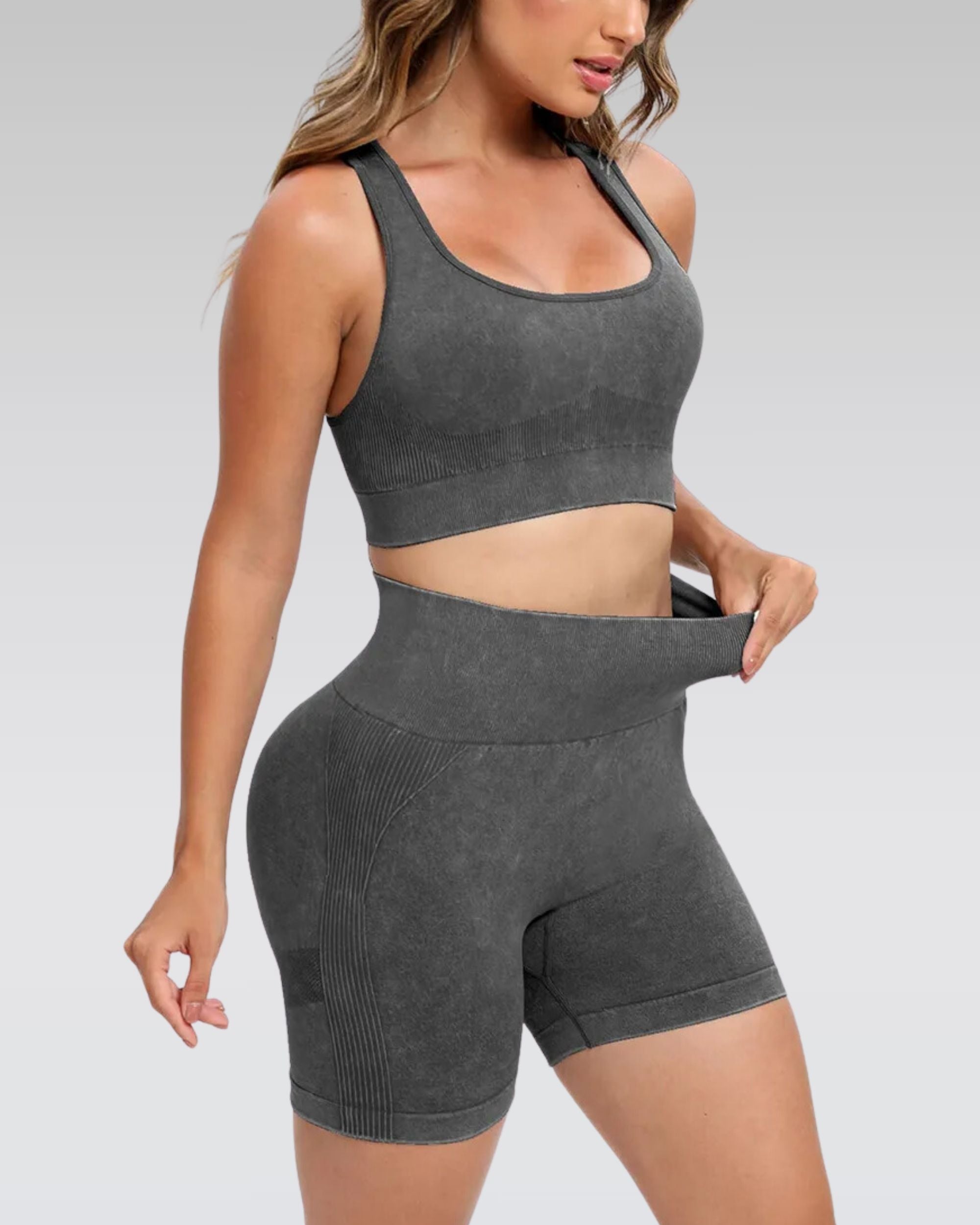 Scoop neck active shorts set