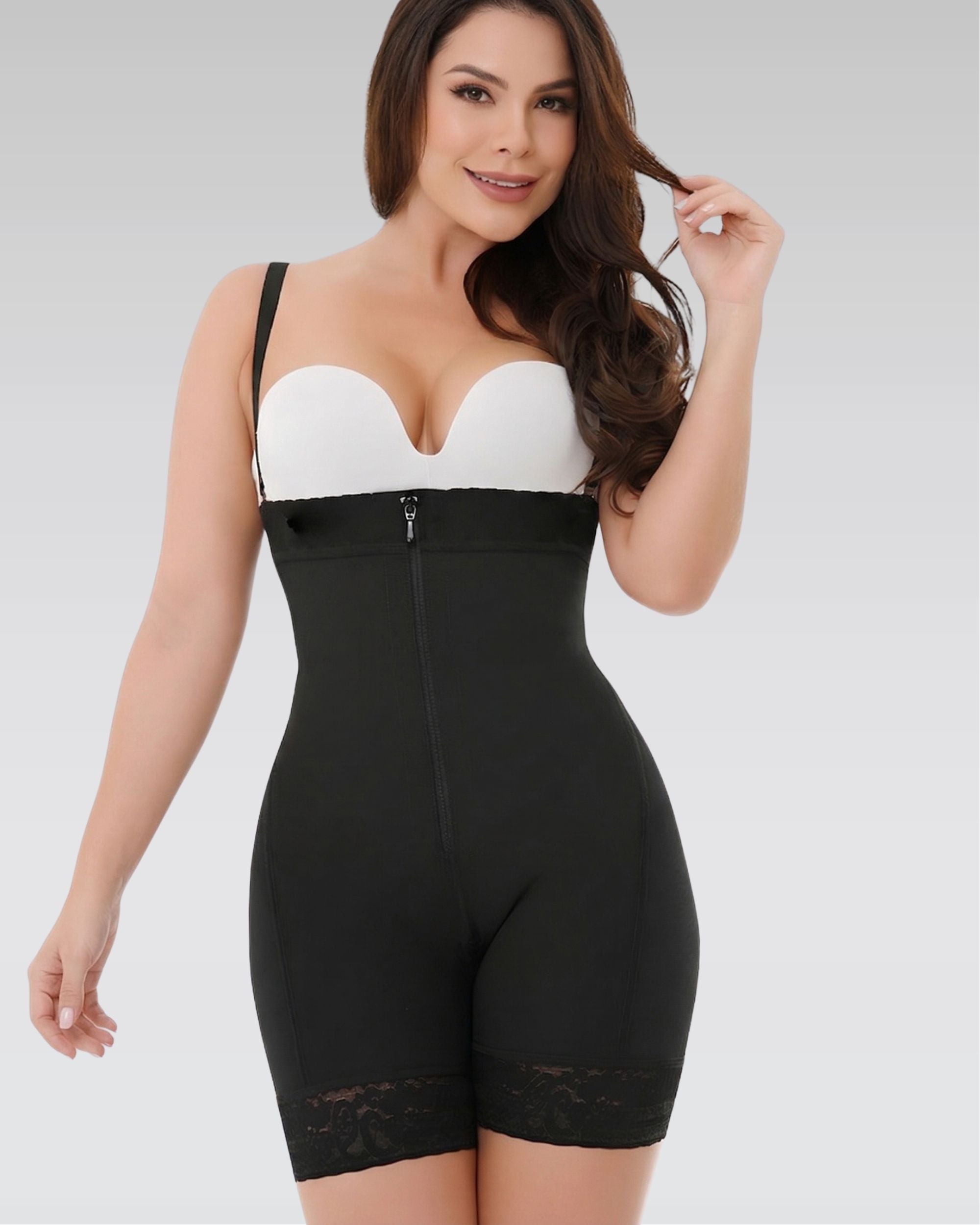 Short sculptant en soie zippé