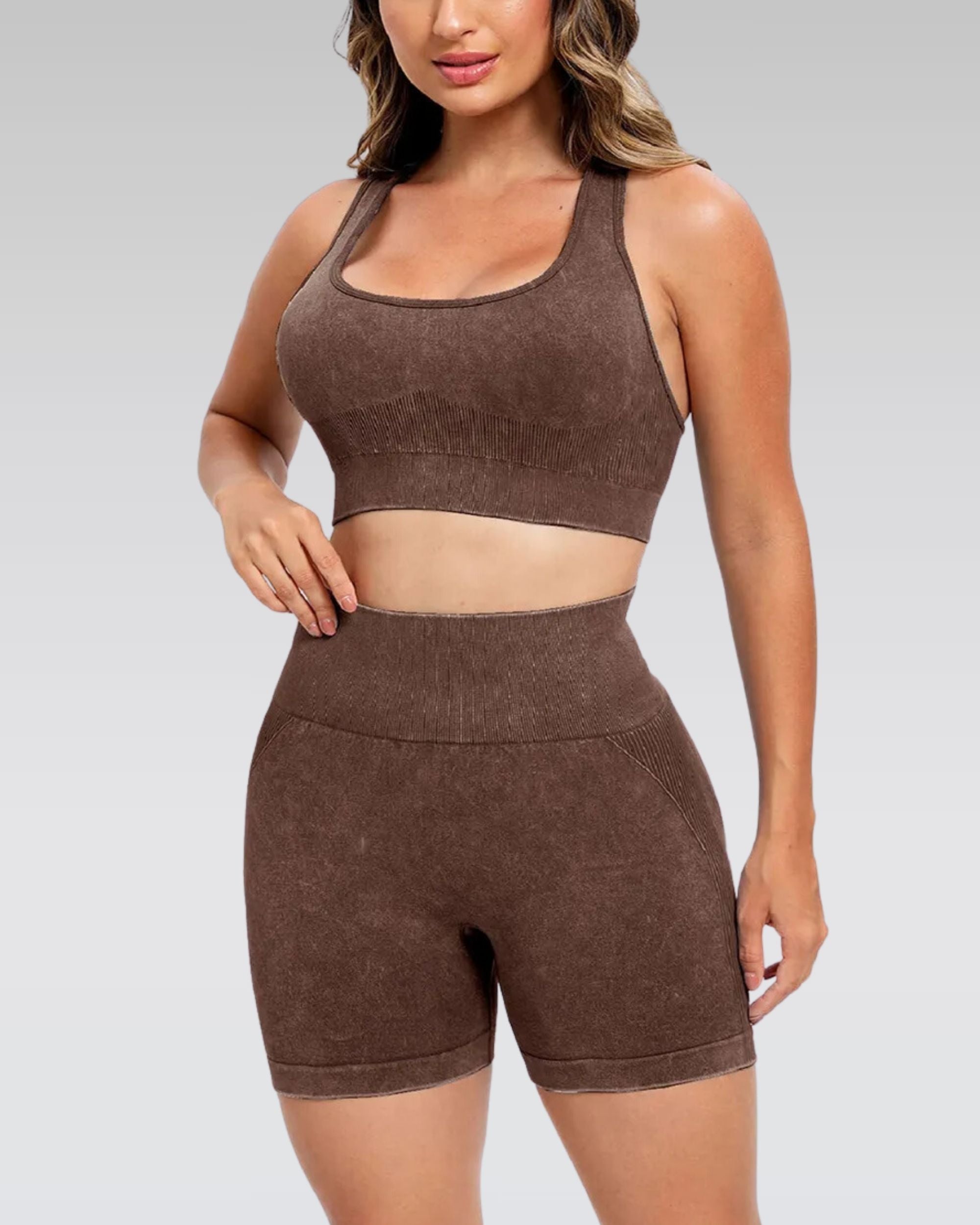 Scoop neck active shorts set