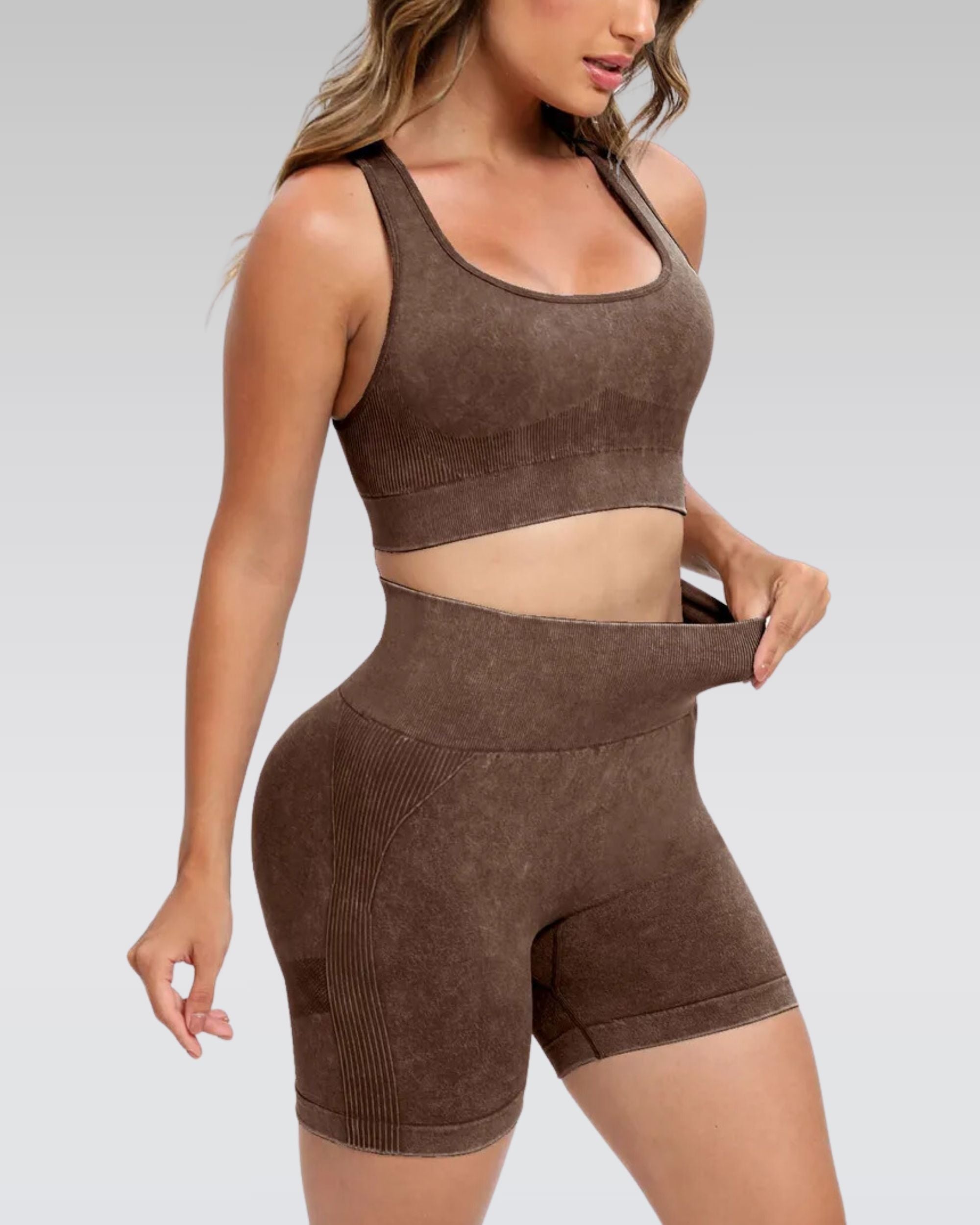 Scoop neck active shorts set